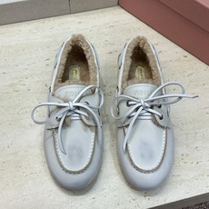 Miumiu 2026秋冬新款蝴蝶结羊羔毛休闲女鞋 缪缪字母logo平底系带圆头防寒保暖乐福鞋 材质鞋面进口小牛皮/进口 Miumiu 2026秋冬新款蝴蝶结羊羔毛休闲女鞋 缪缪字母logo平底系带圆头防寒保暖乐福鞋 材质鞋面进口小牛皮/进口
