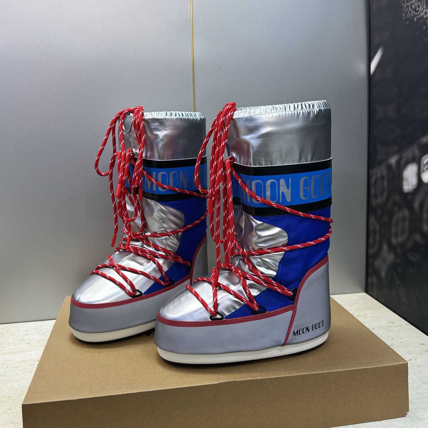 MOON BOOT 2026秋冬新款情侣新款时尚系带拼色中筒女靴 Park Soulmate 防寒保暖羽绒平底圆头雪地 MOON BOOT 2026秋冬新款情侣新款时尚系带拼色中筒女靴 Park Soulmate 防寒保暖羽绒平底圆头雪地