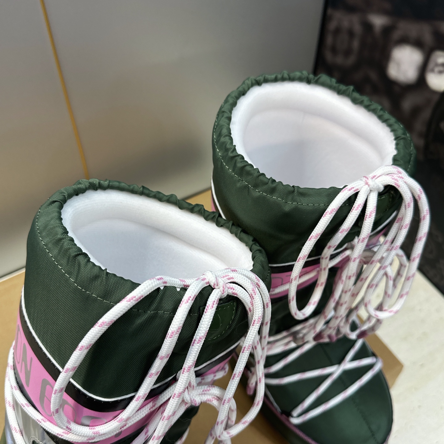 MOON BOOT 2026秋冬新款情侣新款时尚系带拼色中筒女靴 Park Soulmate 防寒保暖羽绒平底圆头雪地 MOON BOOT 2026秋冬新款情侣新款时尚系带拼色中筒女靴 Park Soulmate 防寒保暖羽绒平底圆头雪地