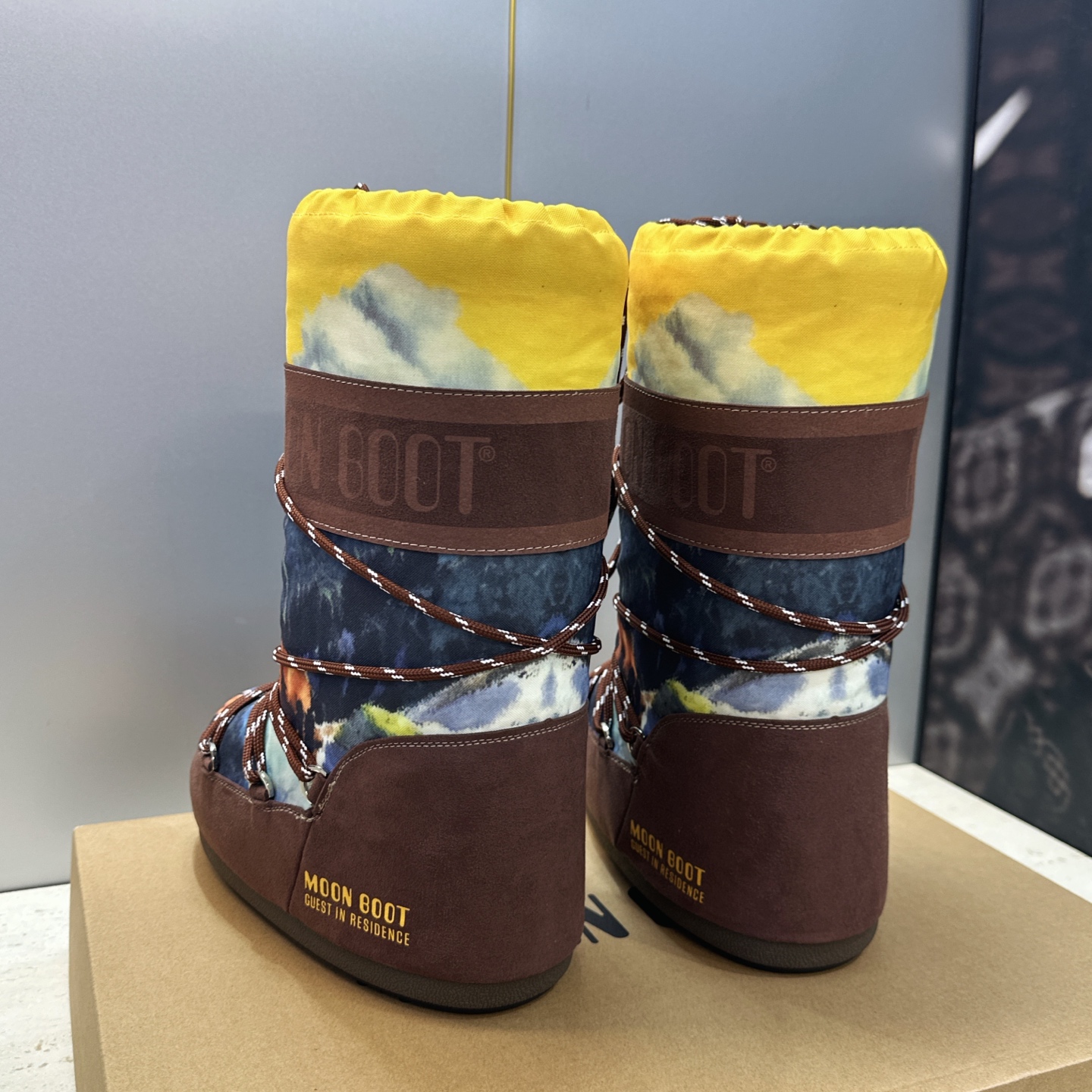 MOON BOOT 2026秋冬新款情侣新款时尚系带拼色中筒女靴 Park Soulmate 防寒保暖羽绒平底圆头雪地 MOON BOOT 2026秋冬新款情侣新款时尚系带拼色中筒女靴 Park Soulmate 防寒保暖羽绒平底圆头雪地