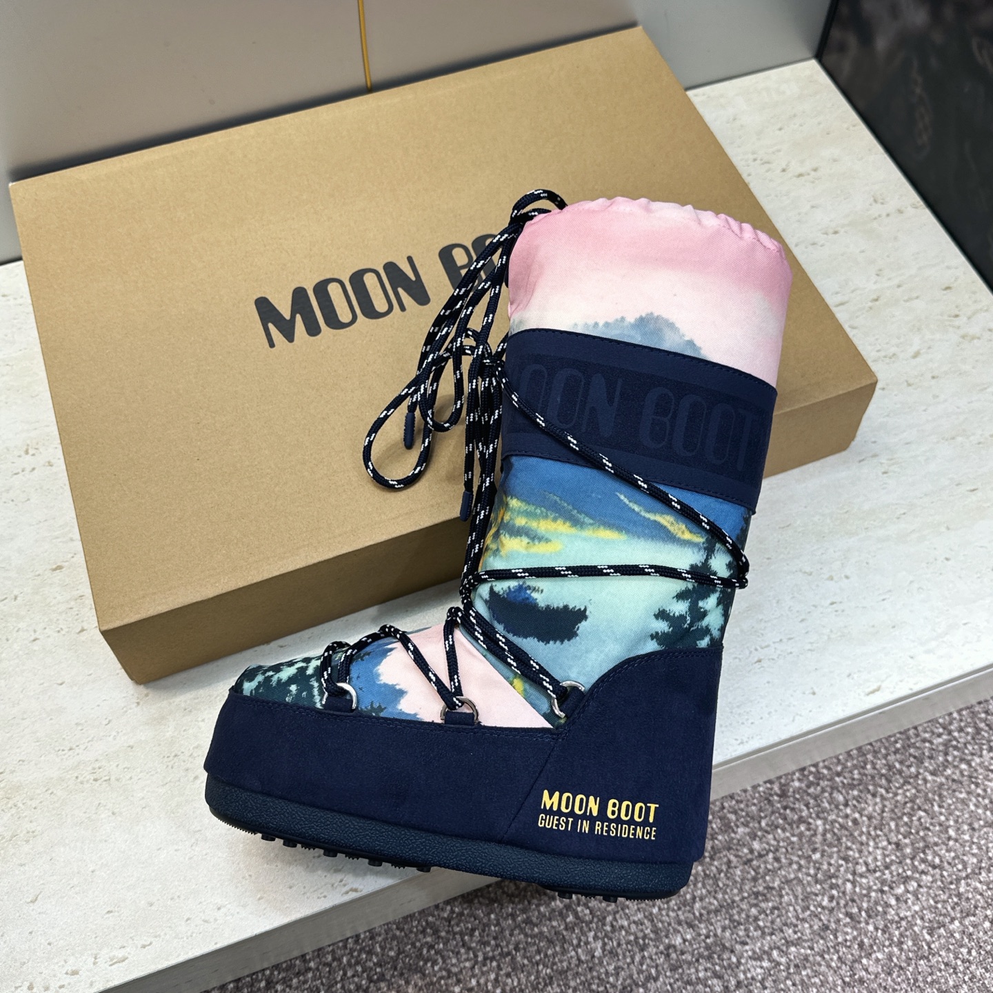 MOON BOOT 2026秋冬新款情侣新款时尚系带拼色中筒女靴 Park Soulmate 防寒保暖羽绒平底圆头雪地 MOON BOOT 2026秋冬新款情侣新款时尚系带拼色中筒女靴 Park Soulmate 防寒保暖羽绒平底圆头雪地
