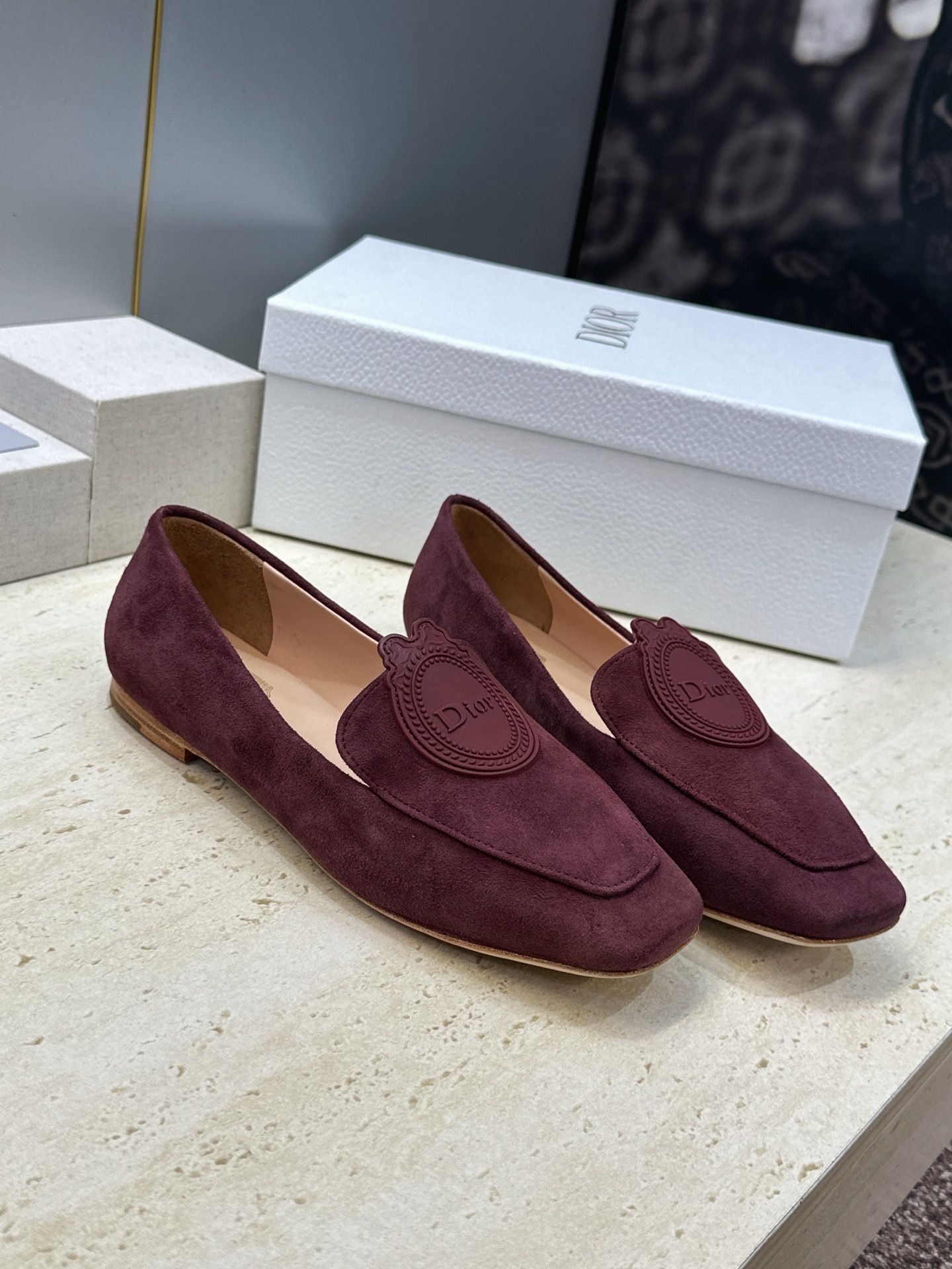 顶级版 迪奥 Dior 2026秋冬新款Medaillon 时尚休闲乐福女鞋 CD字母logo立体徽章刺绣平底方头单鞋 