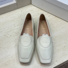 顶级版 迪奥 Dior 2026秋冬新款Medaillon 时尚休闲乐福女鞋 CD字母logo立体徽章刺绣平底方头单鞋 顶级版 迪奥 Dior 2026秋冬新款Medaillon 时尚休闲乐福女鞋 CD字母logo立体徽章刺绣平底方头单鞋