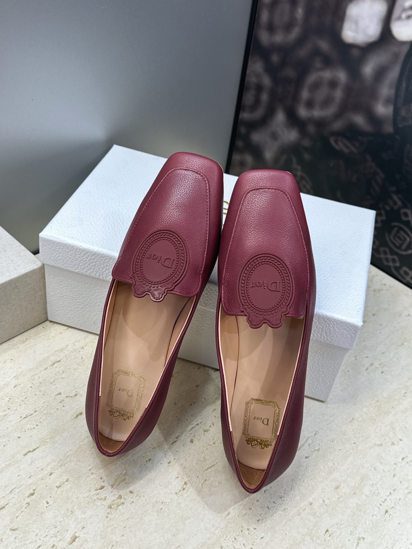 顶级版 迪奥 Dior 2026秋冬新款Medaillon 时尚休闲乐福女鞋 CD字母logo立体徽章刺绣平底方头单鞋 