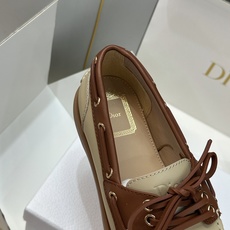 (配全套飞机盒) 莞货 代购级 Dior 迪奥2026秋冬新款 Archie 平底方头系带女船鞋 CD字母logo五金扣 (配全套飞机盒) 莞货 代购级 Dior 迪奥2026秋冬新款 Archie 平底方头系带女船鞋 CD字母logo五金扣