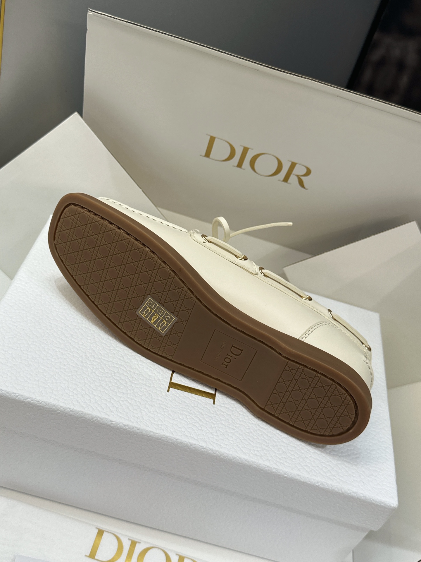 (配全套飞机盒) 莞货 代购级 Dior 迪奥2026秋冬新款 Archie 平底方头系带女船鞋 CD字母logo五金扣