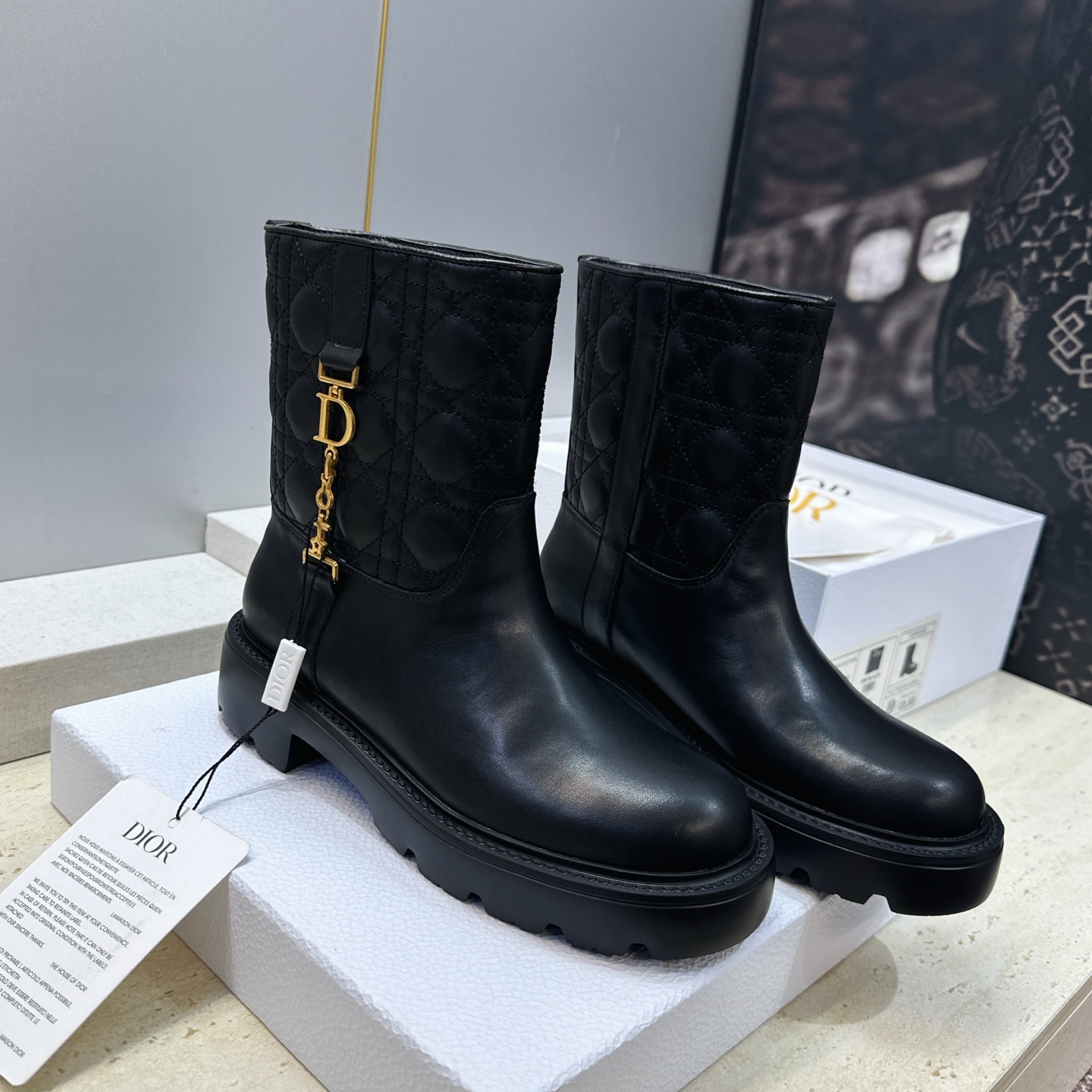 Dior 迪奥2026秋冬新款D-Town系列朋克风格电绣藤格纹女靴 明星同款CD字母logo五金扣低跟厚底圆头一脚蹬机