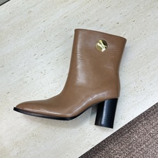 Saint Laurent 圣罗兰 2026秋冬新款高跟及裸马丁女靴 YSL字母logo五金扣粗跟方头一脚蹬机车骑士短 Saint Laurent 圣罗兰 2026秋冬新款高跟及裸马丁女靴 YSL字母logo五金扣粗跟方头一脚蹬机车骑士短