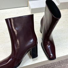 Saint Laurent 圣罗兰 2026秋冬新款高跟及裸马丁女靴 YSL字母logo五金扣粗跟方头一脚蹬机车骑士短 Saint Laurent 圣罗兰 2026秋冬新款高跟及裸马丁女靴 YSL字母logo五金扣粗跟方头一脚蹬机车骑士短