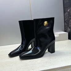 Saint Laurent 圣罗兰 2026秋冬新款高跟及裸马丁女靴 YSL字母logo五金扣粗跟方头一脚蹬机车骑士短 Saint Laurent 圣罗兰 2026秋冬新款高跟及裸马丁女靴 YSL字母logo五金扣粗跟方头一脚蹬机车骑士短