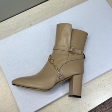 Dior 迪奥2026秋冬新款系列Bolt 粗跟及裸机车骑士女短靴 明星同款CD字母logo五金扣高跟圆头一脚蹬马丁靴 Dior 迪奥2026秋冬新款系列Bolt 粗跟及裸机车骑士女短靴 明星同款CD字母logo五金扣高跟圆头一脚蹬马丁靴