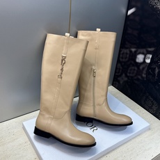 顶级版 Dior 迪奥2026秋冬走秀高定系列Bolt 及膝女靴 CD字母logo五金扣拼色优雅高筒长靴 明星同款低跟圆 顶级版 Dior 迪奥2026秋冬走秀高定系列Bolt 及膝女靴 CD字母logo五金扣拼色优雅高筒长靴 明星同款低跟圆