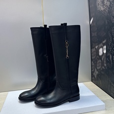 顶级版 Dior 迪奥2026秋冬走秀高定系列Bolt 及膝女靴 CD字母logo五金扣拼色优雅高筒长靴 明星同款低跟圆 顶级版 Dior 迪奥2026秋冬走秀高定系列Bolt 及膝女靴 CD字母logo五金扣拼色优雅高筒长靴 明星同款低跟圆