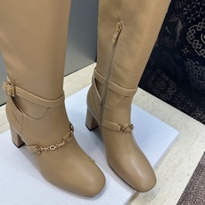 顶级版 Dior 迪奥2026秋冬新款系列Bolt 粗跟及膝机车骑士女长靴 明星同款CD字母logo五金扣高跟圆头侧拉链 顶级版 Dior 迪奥2026秋冬新款系列Bolt 粗跟及膝机车骑士女长靴 明星同款CD字母logo五金扣高跟圆头侧拉链