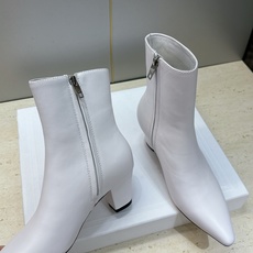CELINE 2026秋冬新款中跟及裸机车女短靴 瑟琳字母logo粗跟尖头侧拉链拼色马丁骑士靴 材质鞋面定制进口小牛皮+ CELINE 2026秋冬新款中跟及裸机车女短靴 瑟琳字母logo粗跟尖头侧拉链拼色马丁骑士靴 材质鞋面定制进口小牛皮+
