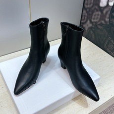 CELINE 2026秋冬新款中跟及裸机车女短靴 瑟琳字母logo粗跟尖头侧拉链拼色马丁骑士靴 材质鞋面定制进口小牛皮+ CELINE 2026秋冬新款中跟及裸机车女短靴 瑟琳字母logo粗跟尖头侧拉链拼色马丁骑士靴 材质鞋面定制进口小牛皮+