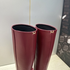 爱马仕 Hermes 2026秋冬新款 Lasso粗跟高筒及膝马丁女长靴 H家字母logo高跟圆头一脚蹬机车骑士靴 材质 爱马仕 Hermes 2026秋冬新款 Lasso粗跟高筒及膝马丁女长靴 H家字母logo高跟圆头一脚蹬机车骑士靴 材质