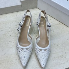 顶级版 J‘ADIOR织带后空凉鞋 迪奥 Dior 2026 春夏新款水钻网面提花刺绣字母logo高跟方头蝴蝶结拼色女鞋 顶级版 J‘ADIOR织带后空凉鞋 迪奥 Dior 2026 春夏新款水钻网面提花刺绣字母logo高跟方头蝴蝶结拼色女鞋