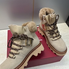 Roger Vivier 2026秋冬新款时尚羊羔毛防寒保暖女短靴 RV字母logo五金方扣厚底低跟圆头系带拼色机车骑 Roger Vivier 2026秋冬新款时尚羊羔毛防寒保暖女短靴 RV字母logo五金方扣厚底低跟圆头系带拼色机车骑