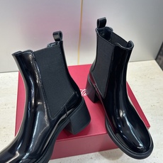 Roger Vivier 2026秋冬新款时尚粗跟及裸切尔西女短靴 RV字母logo五金水钻方扣厚底高跟圆头拼色机车骑 Roger Vivier 2026秋冬新款时尚粗跟及裸切尔西女短靴 RV字母logo五金水钻方扣厚底高跟圆头拼色机车骑