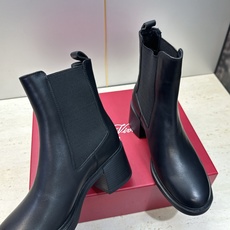 Roger Vivier 2026秋冬新款时尚粗跟及裸切尔西女短靴 RV字母logo五金水钻方扣厚底高跟圆头拼色机车骑 Roger Vivier 2026秋冬新款时尚粗跟及裸切尔西女短靴 RV字母logo五金水钻方扣厚底高跟圆头拼色机车骑