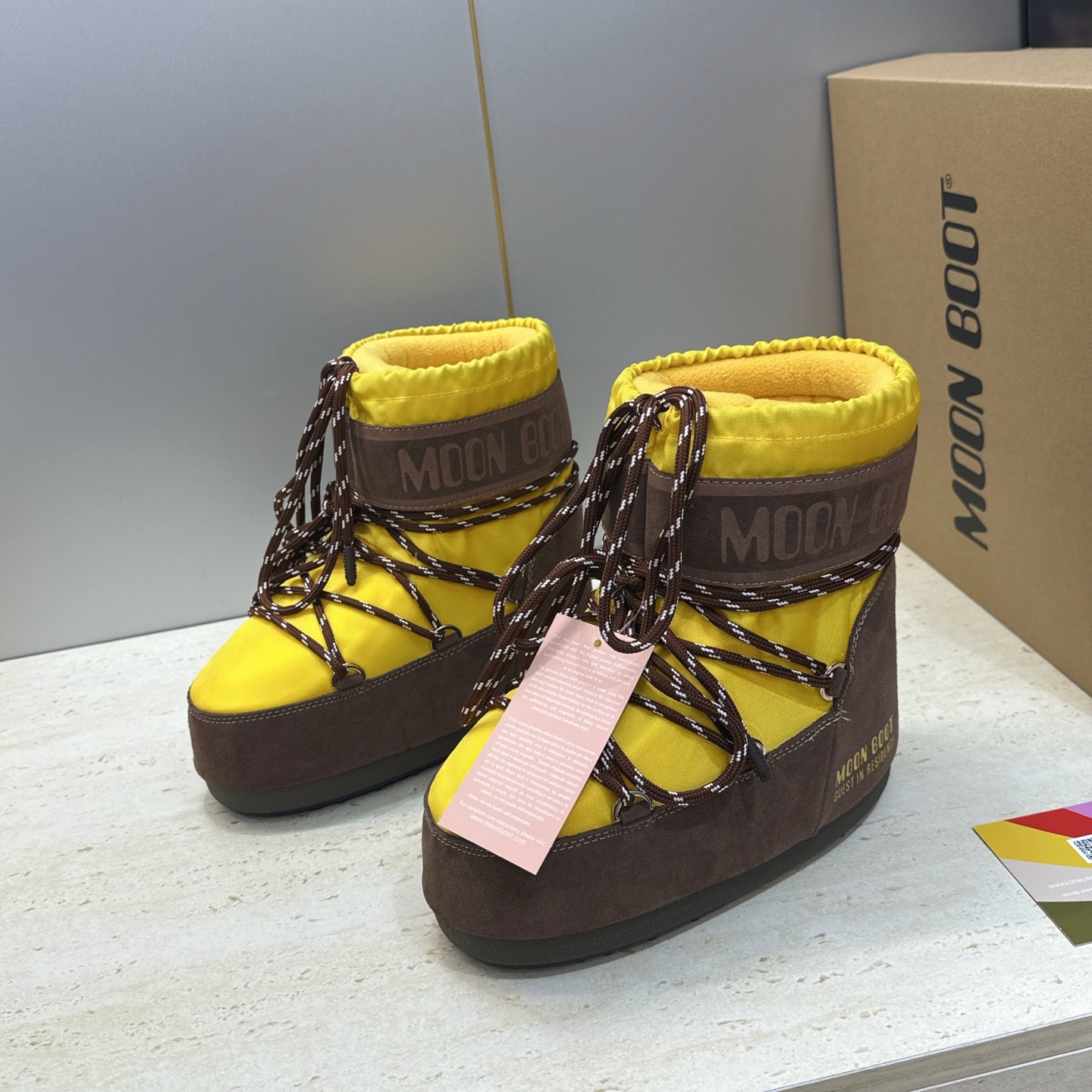 MOON BOOT 2026秋冬新款情侣新款时尚系带拼色女短靴 Park Soulmate 防寒保暖羽绒平底圆头雪地靴 MOON BOOT 2026秋冬新款情侣新款时尚系带拼色女短靴 Park Soulmate 防寒保暖羽绒平底圆头雪地靴