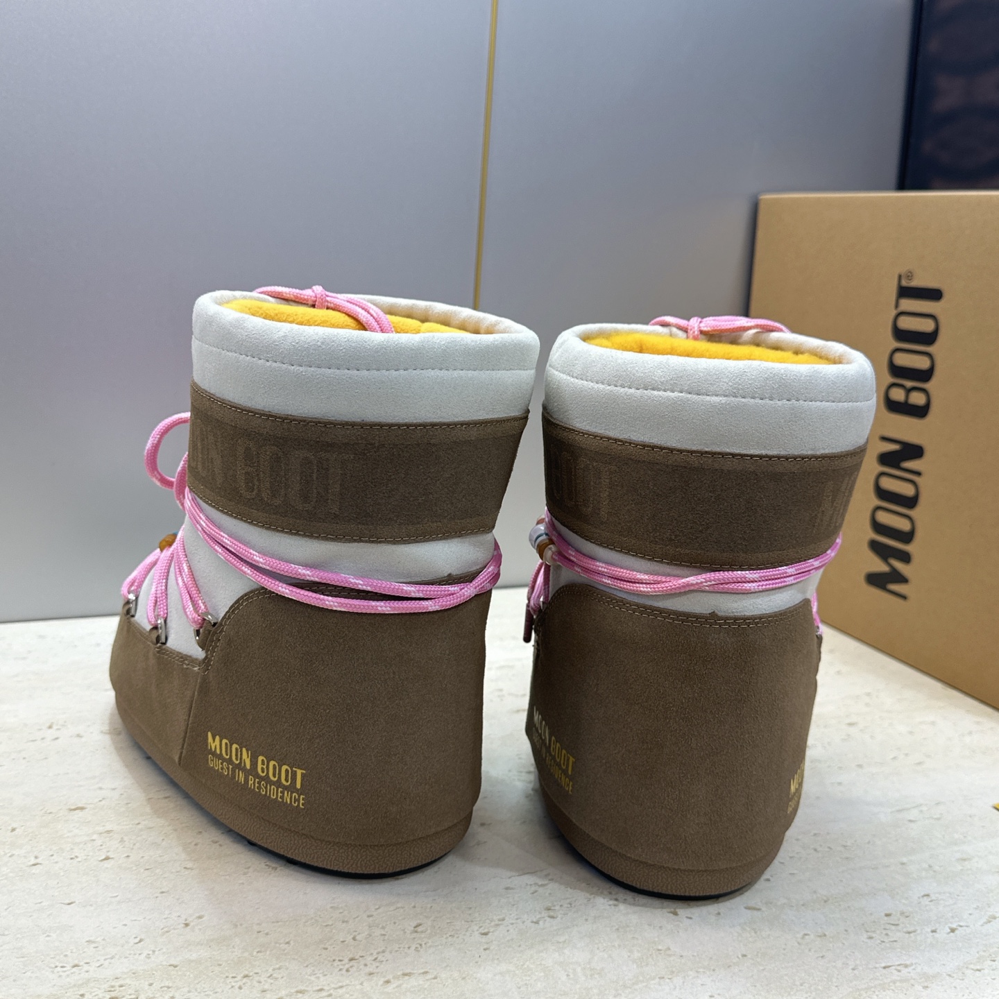 MOON BOOT 2026秋冬新款情侣新款时尚系带拼色女短靴 Park Soulmate 防寒保暖羽绒平底圆头雪地靴 MOON BOOT 2026秋冬新款情侣新款时尚系带拼色女短靴 Park Soulmate 防寒保暖羽绒平底圆头雪地靴