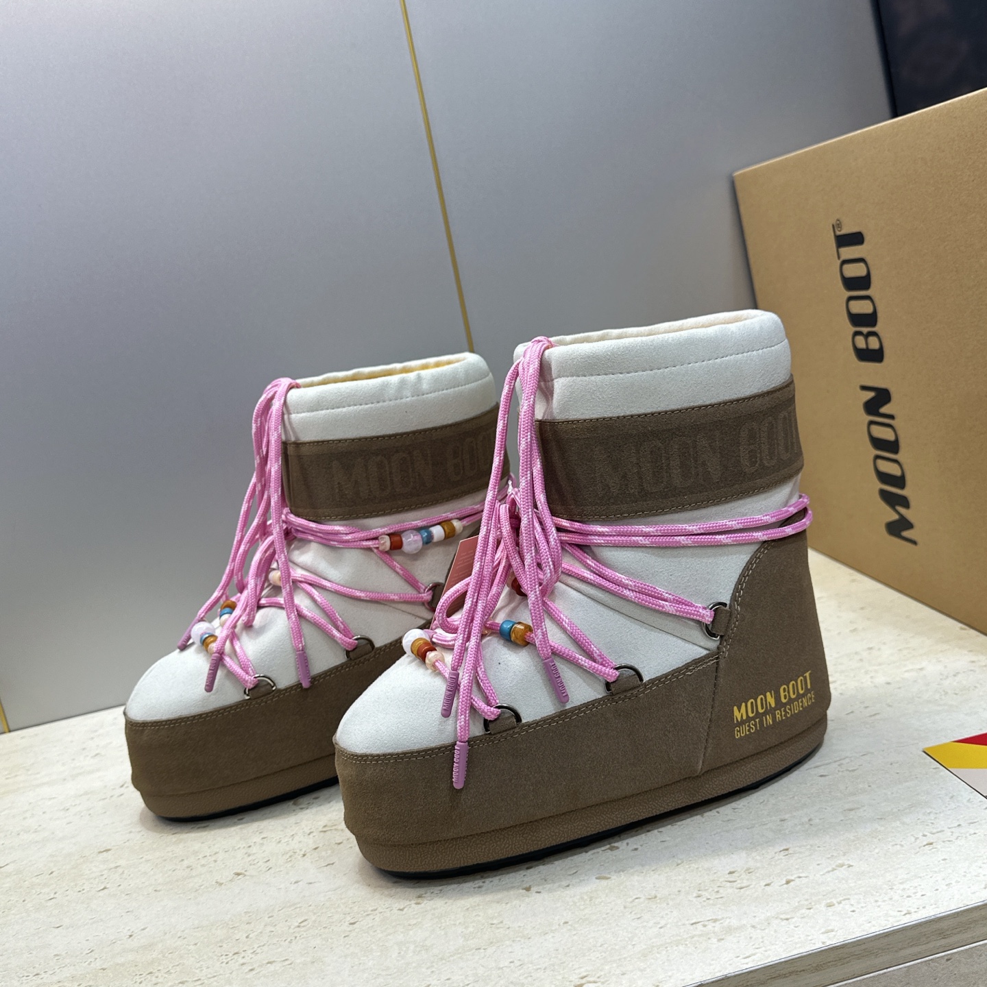 MOON BOOT 2026秋冬新款情侣新款时尚系带拼色女短靴 Park Soulmate 防寒保暖羽绒平底圆头雪地靴 MOON BOOT 2026秋冬新款情侣新款时尚系带拼色女短靴 Park Soulmate 防寒保暖羽绒平底圆头雪地靴