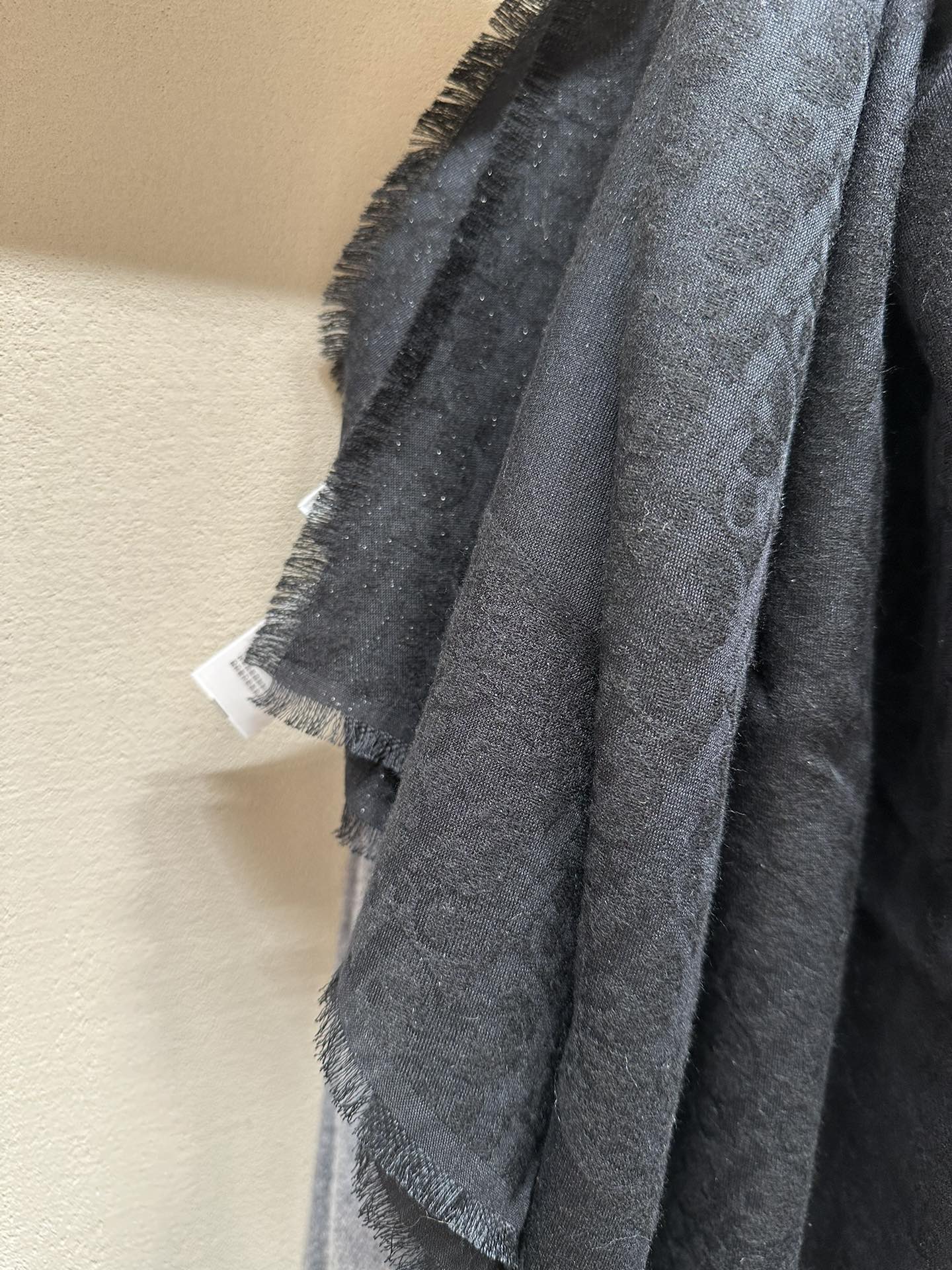 💟 Dior 上新❤️140*140闪银方巾 三色 三标齐全 高克重.羊毛➕银线系列