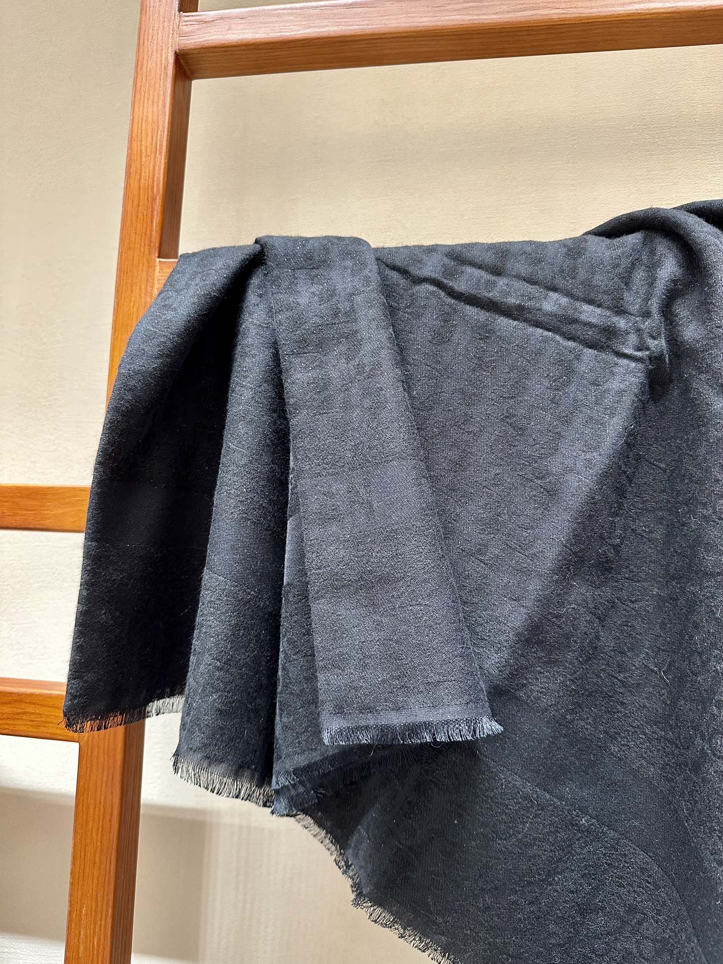 💟 Dior 上新❤️140*140闪银方巾 三色 三标齐全 高克重.羊毛➕银线系列