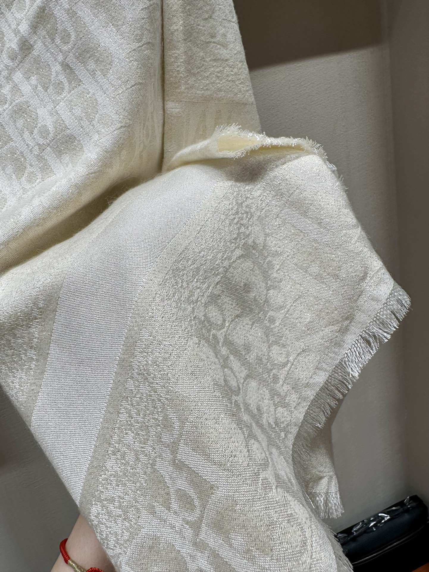 💟Dior 上新❤️140*140闪银方巾 三色 三标齐全 高克重.羊毛➕银线系列