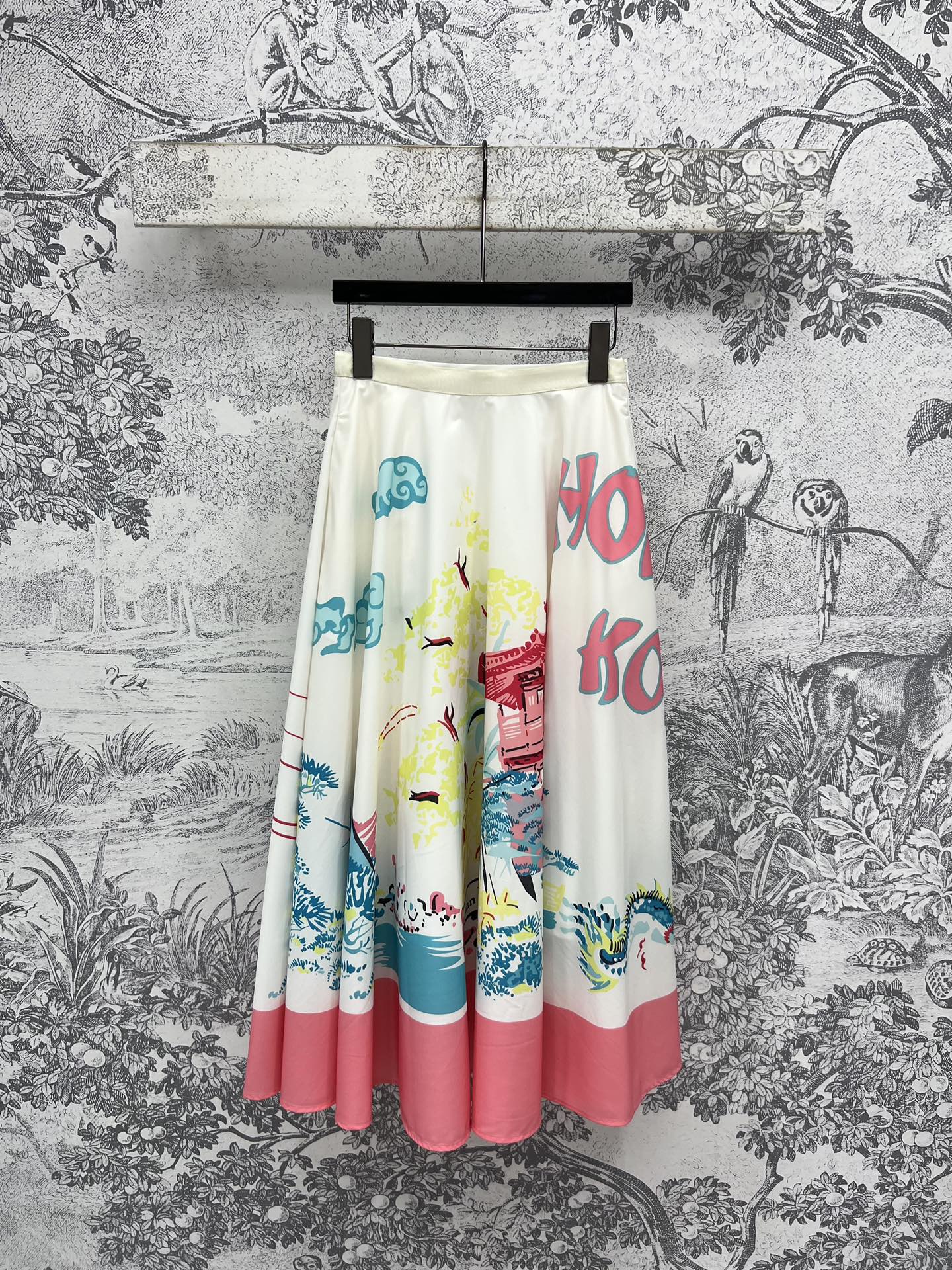 NO:440624,D Home 25 summer new style, beach summer limited pattern printed sundress, basic high-waist skirt, textured fabrics are all very good, customized beach vacation printed pattern fabric, super hot and practical, upper body looks slim and tall, matched with the same series of short-sleeved T-shirts, the upper body is huge and versatile and beautiful, daily necessities, three colors and three codes, SML, dior, skirts, T-shirt, tees, t-shirt, alexander wang19860909D家 25夏季新款 海滩夏日限定 图案印花太阳裙 基础款高腰半身裙 质感面料都很赞 定制海滩度假印花图案面料 超级火爆实穿 上身显瘦显高 搭配同系列短袖T恤都好看 上身巨百搭又好看 日常必备的单品 三色三码 SML,,dior,skirts,T-shirt,tees，t-shirt,alexander wang,Women's clothing