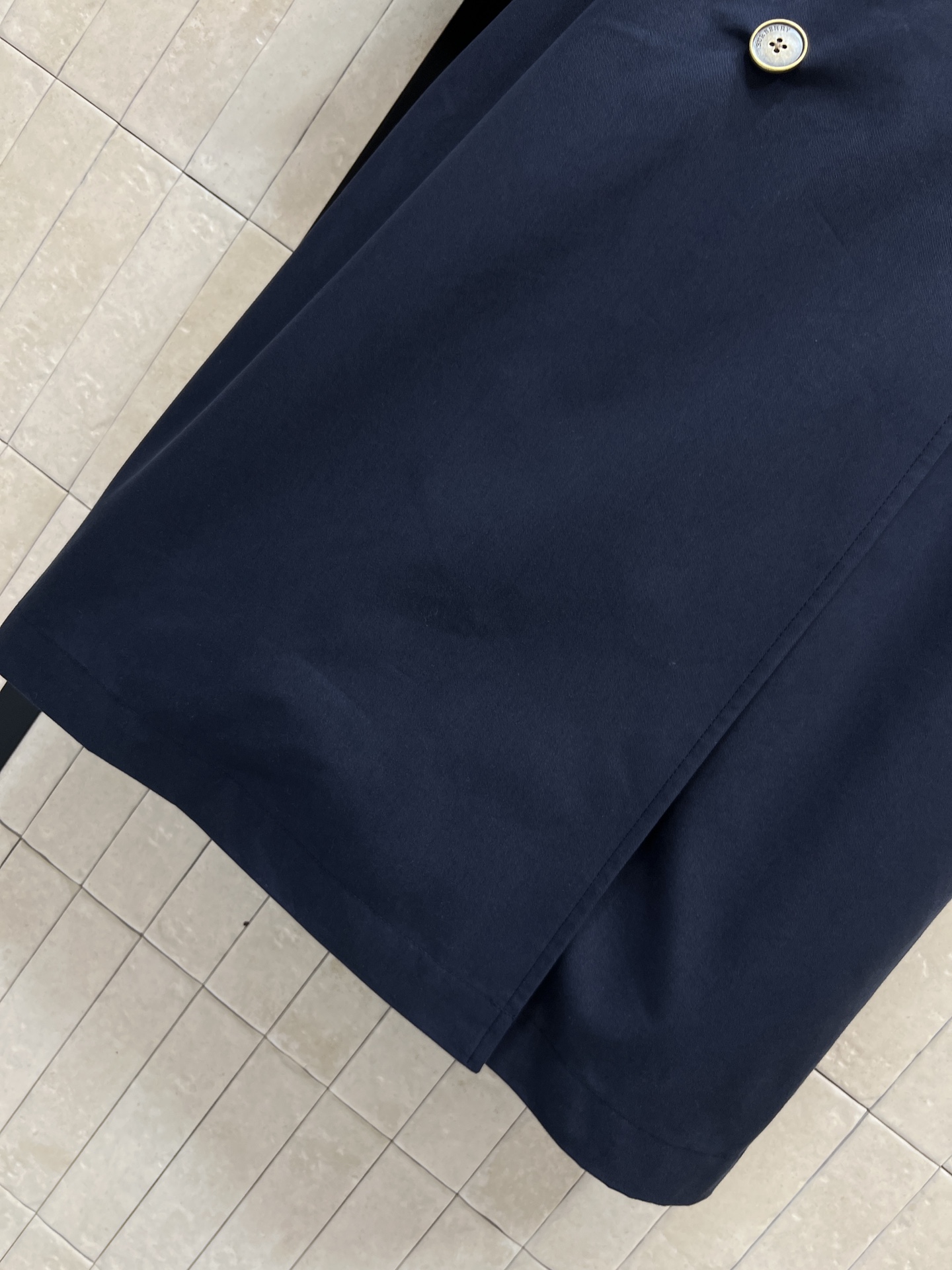 BUR家 26早春新款 围脖装饰双排扣长款风衣 英伦风设计 轻薄面料超适合春秋穿！经典翻领+可调节腰带 