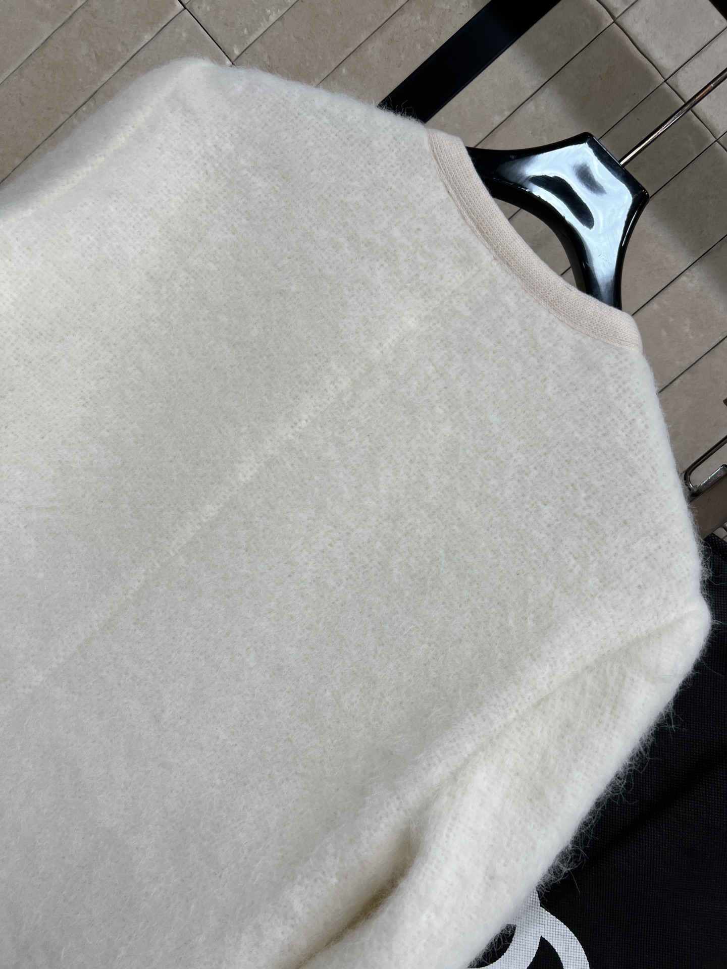 小香家 26早春新款 双排扣毛绒外套 柔软蓬松材质 双排扣+蝴蝶结设计 优雅精致 毛茸茸的精致感很难让人