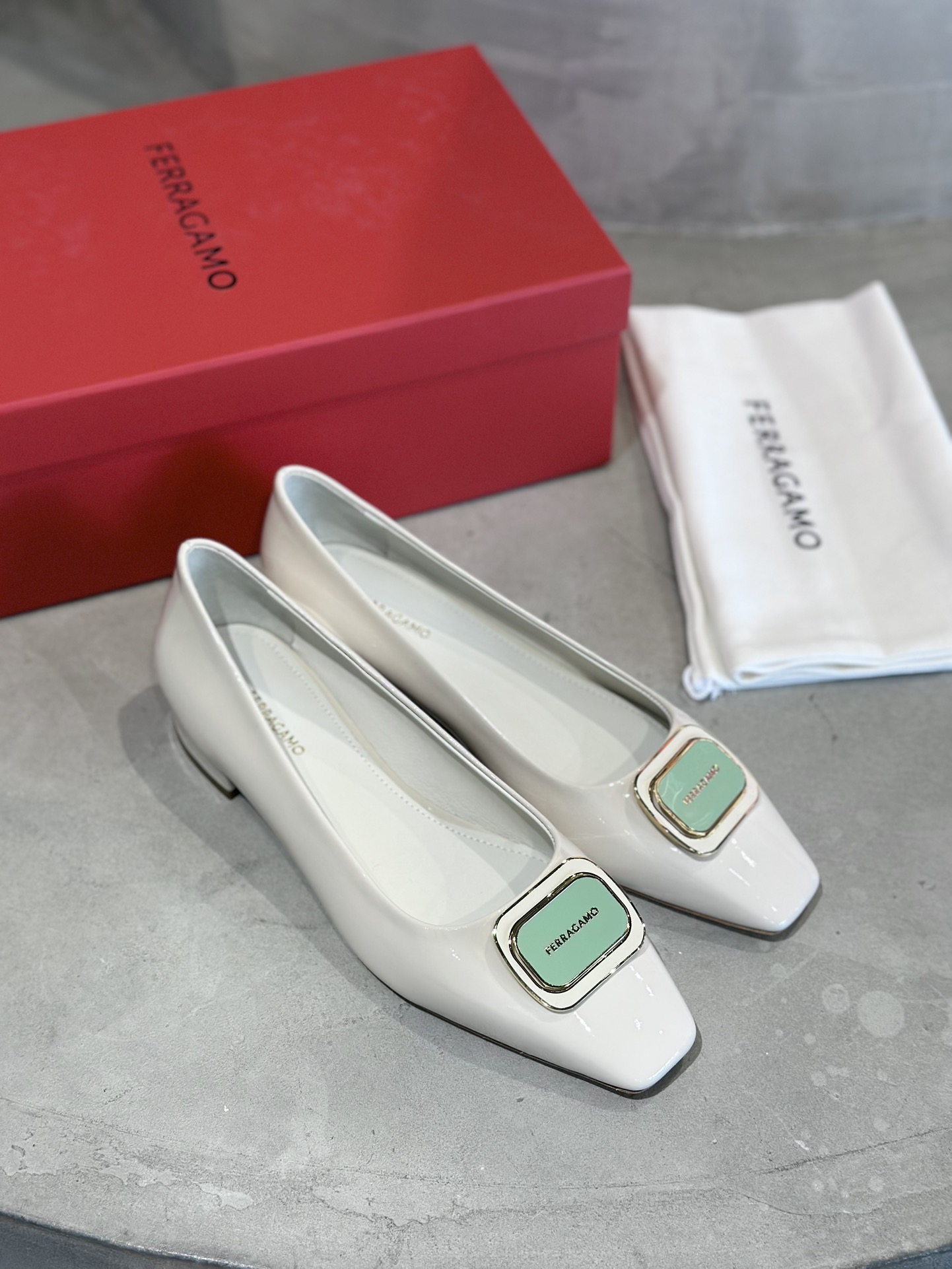 Zenium Embellished High Heel Shoes: Plant Price $725, Cream Fabric, Sheepskin Interior, Unique Design - 图片 6