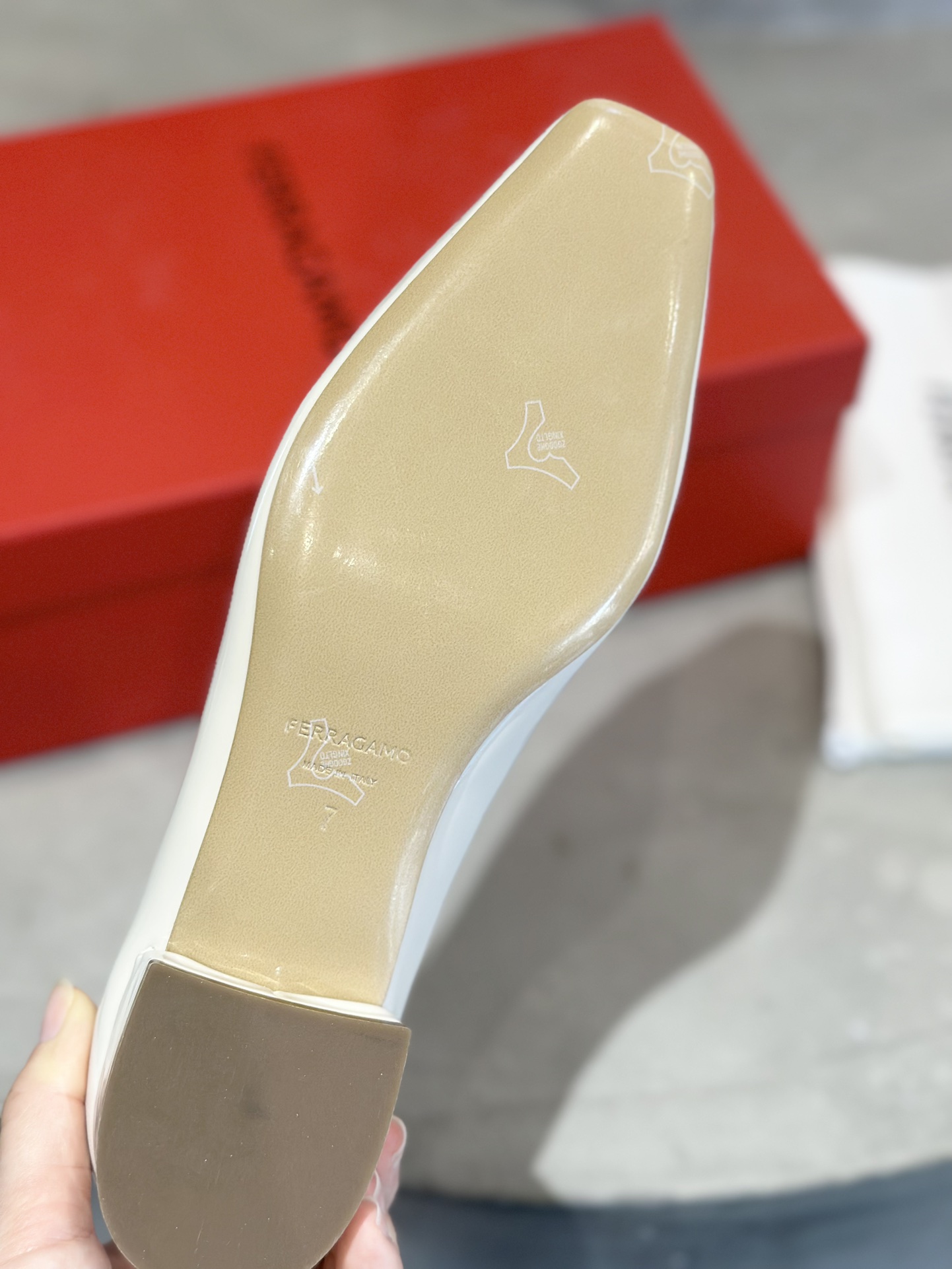 Zenium Embellished High Heel Shoes: Plant Price $725, Cream Fabric, Sheepskin Interior, Unique Design - 图片 9