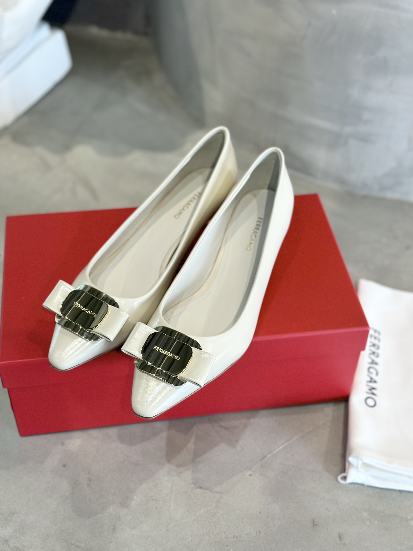 Ferraga Murchun Vara Butterfly Shoes: Factory Price $700, French Style, Napaskin Material
