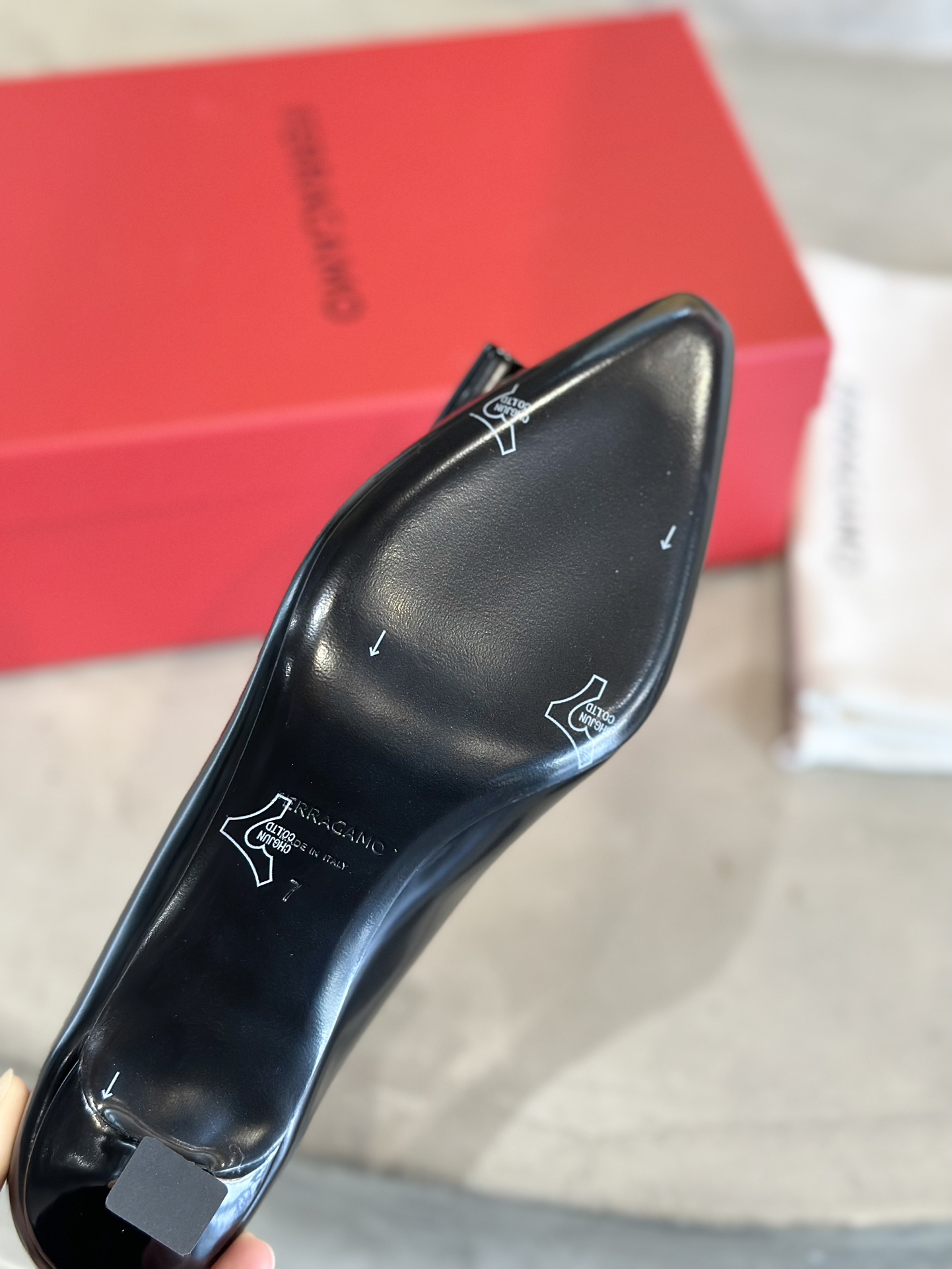 Factory Price: $700 for Ferraga Murchun Vara Butterfly Shoes in Creamware Napaskin - 图片 9