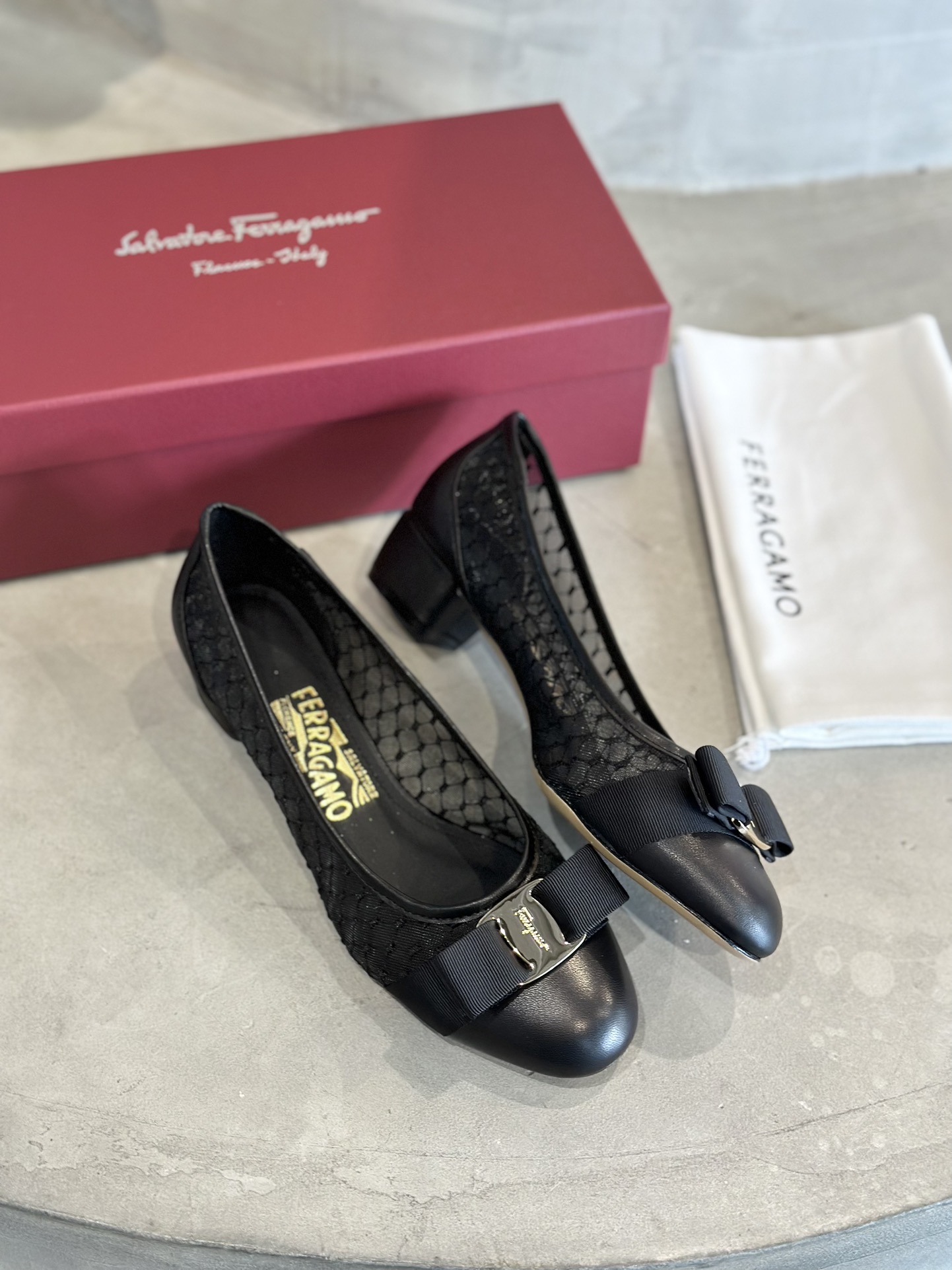 FERRAGAMO Vara Butterfly Sandals: Factory Price $700, Sheepskin Imported, 3.5cm Heel. - 图片 3