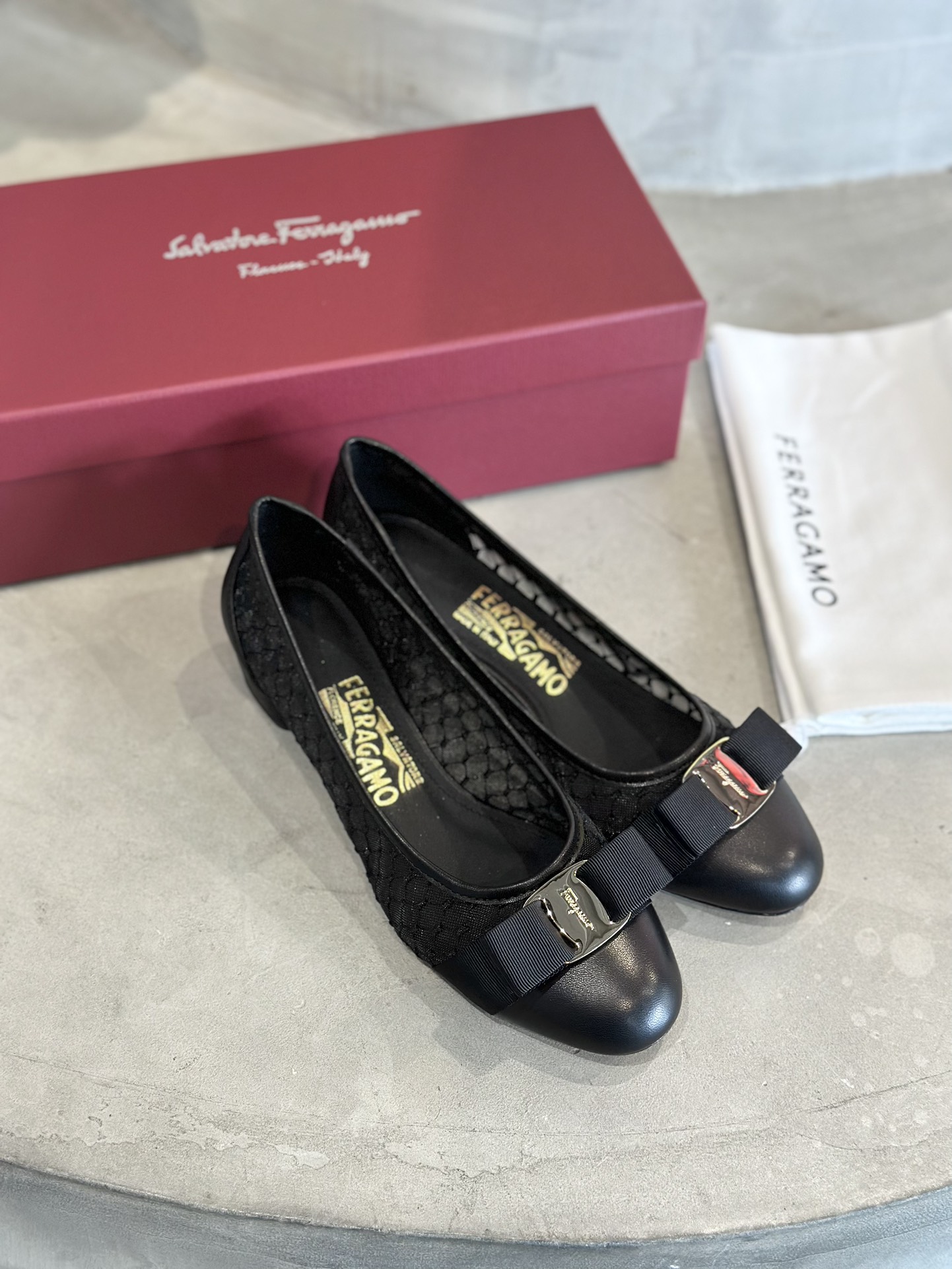 FERRAGAMO Vara Butterfly Sandals: Factory Price $700, Sheepskin Imported, 3.5cm Heel. - 图片 2