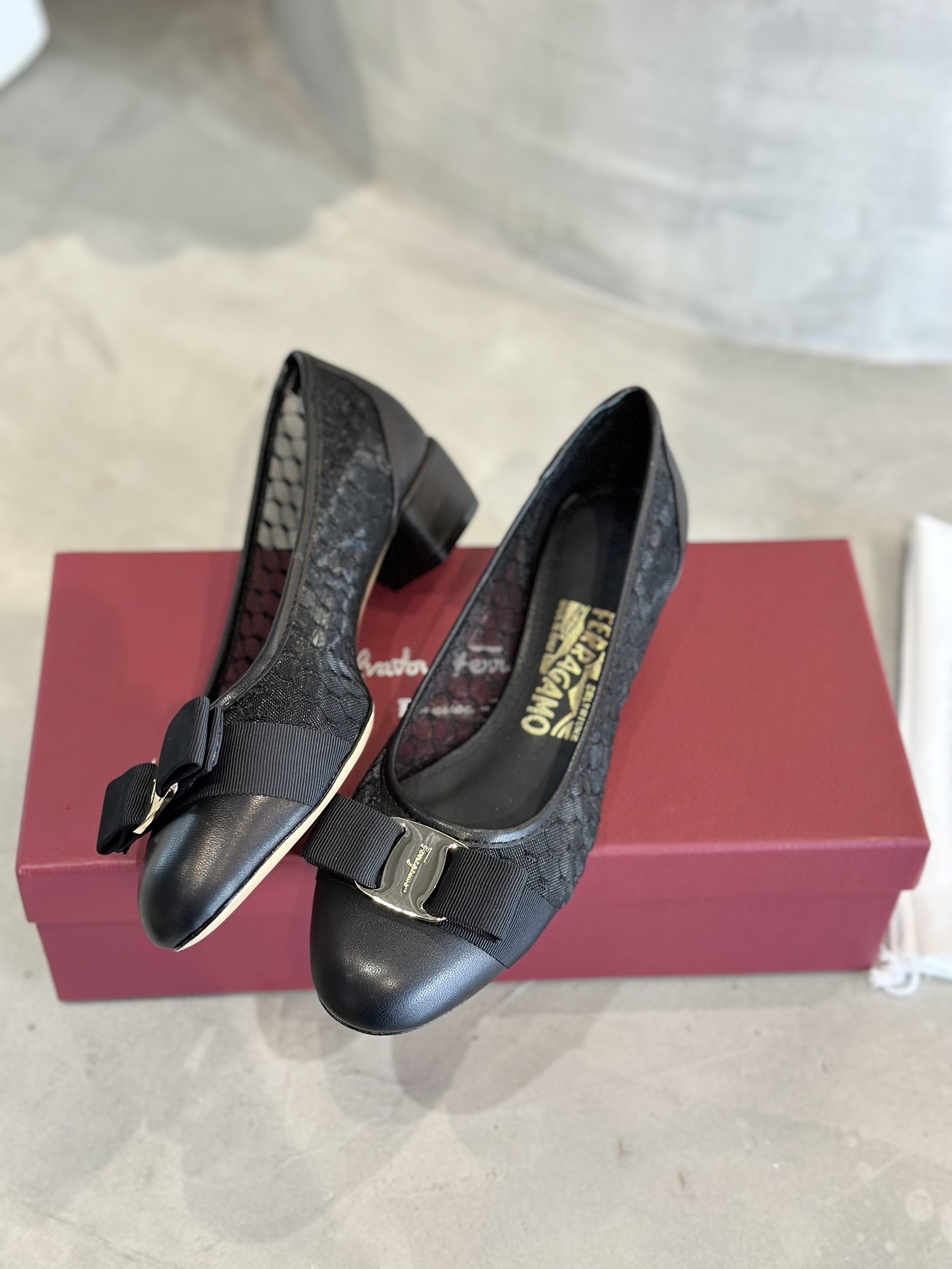 FERRAGAMO Vara Butterfly Sandals: Factory Price $700, Sheepskin Imported, 3.5cm Heel. - 图片 5