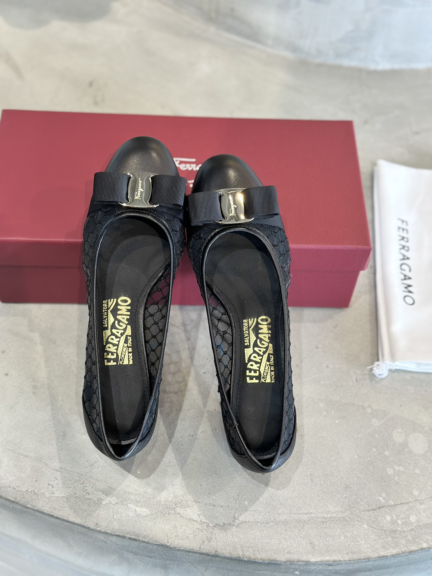 FERRAGAMO Vara Butterfly Sandals: Factory Price $700, Sheepskin Imported, 3.5cm Heel. - 图片 1