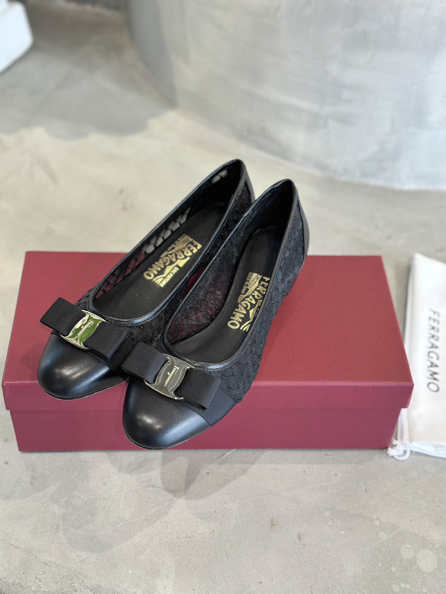 FERRAGAMO Vara Butterfly Sandals: Factory Price $700, Sheepskin Imported, 3.5cm Heel. - 图片 4