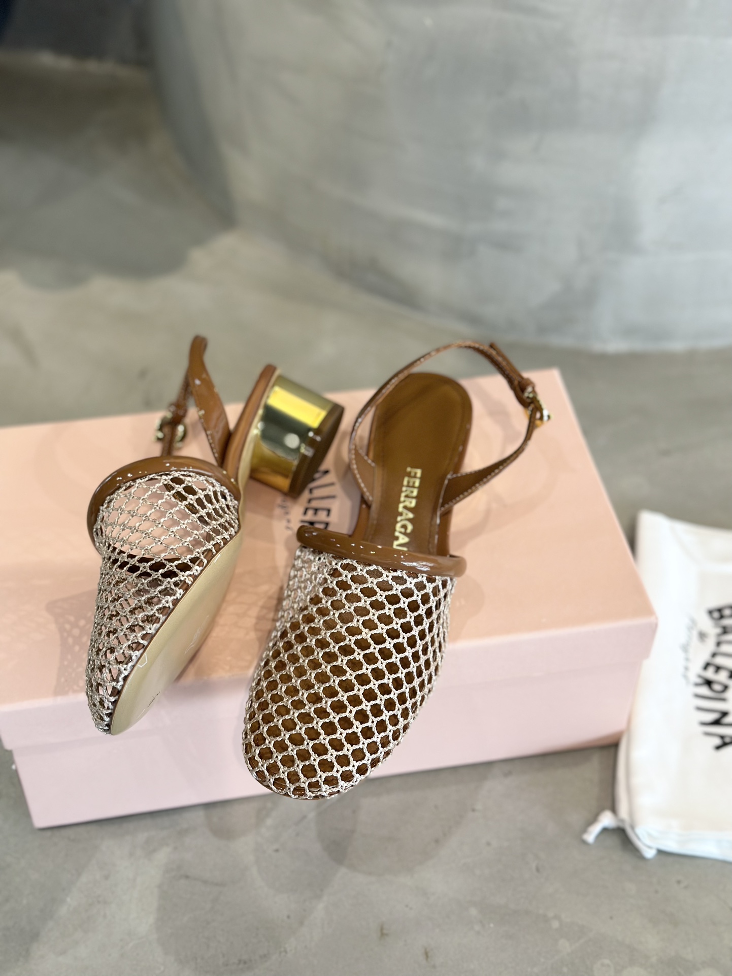 Factory Price: $650 Women’s Coarse Fishing Shoes with Invisible Nets, 4cm Height, Various Sizes - 图片 3