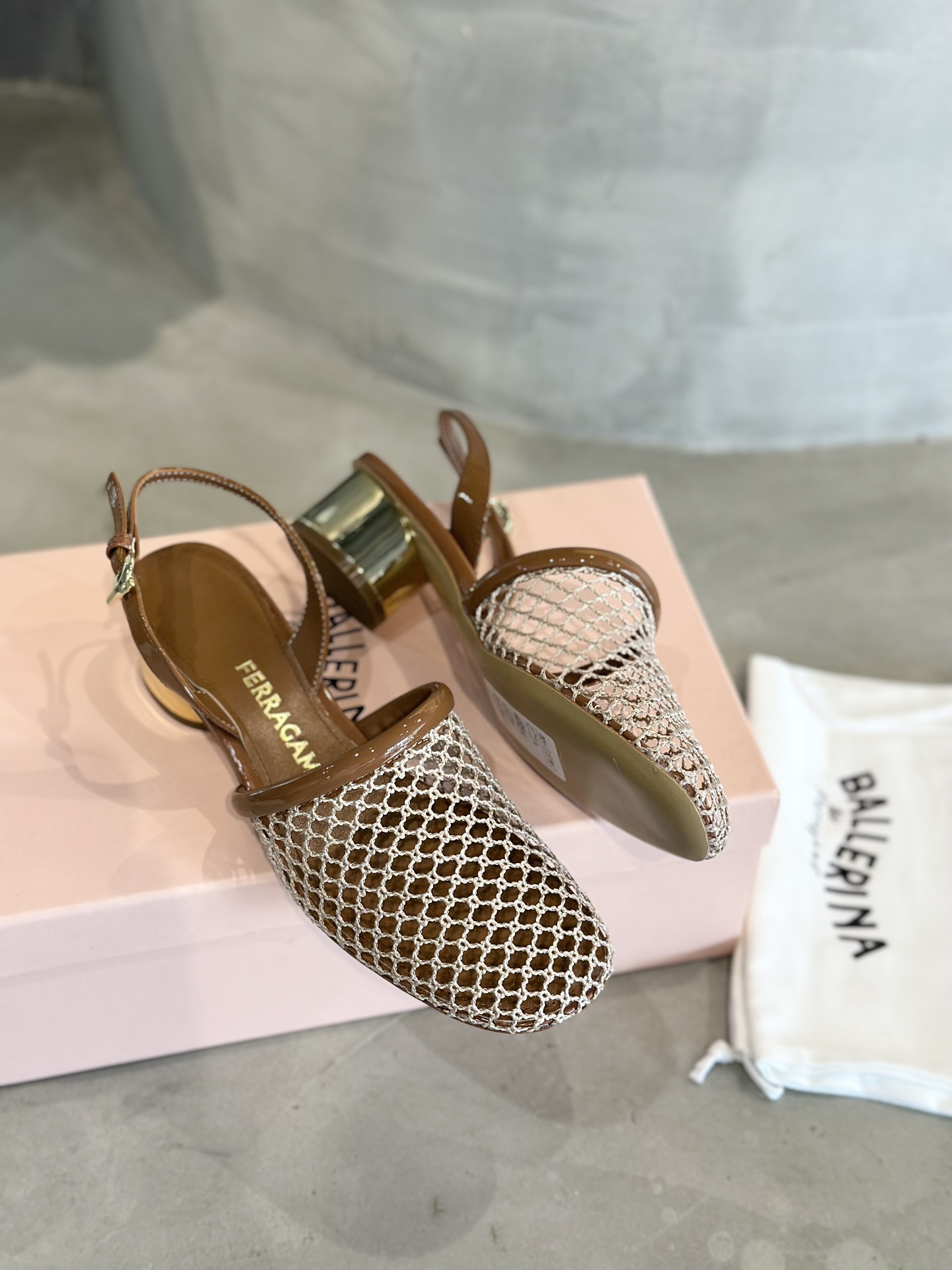Factory Price: $650 Women’s Coarse Fishing Shoes with Invisible Nets, 4cm Height, Various Sizes - 图片 5