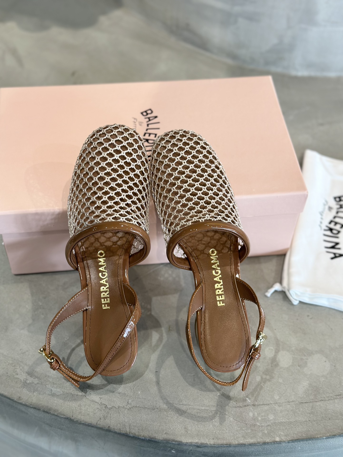 Factory Price: $650 Women’s Coarse Fishing Shoes with Invisible Nets, 4cm Height, Various Sizes - 图片 1