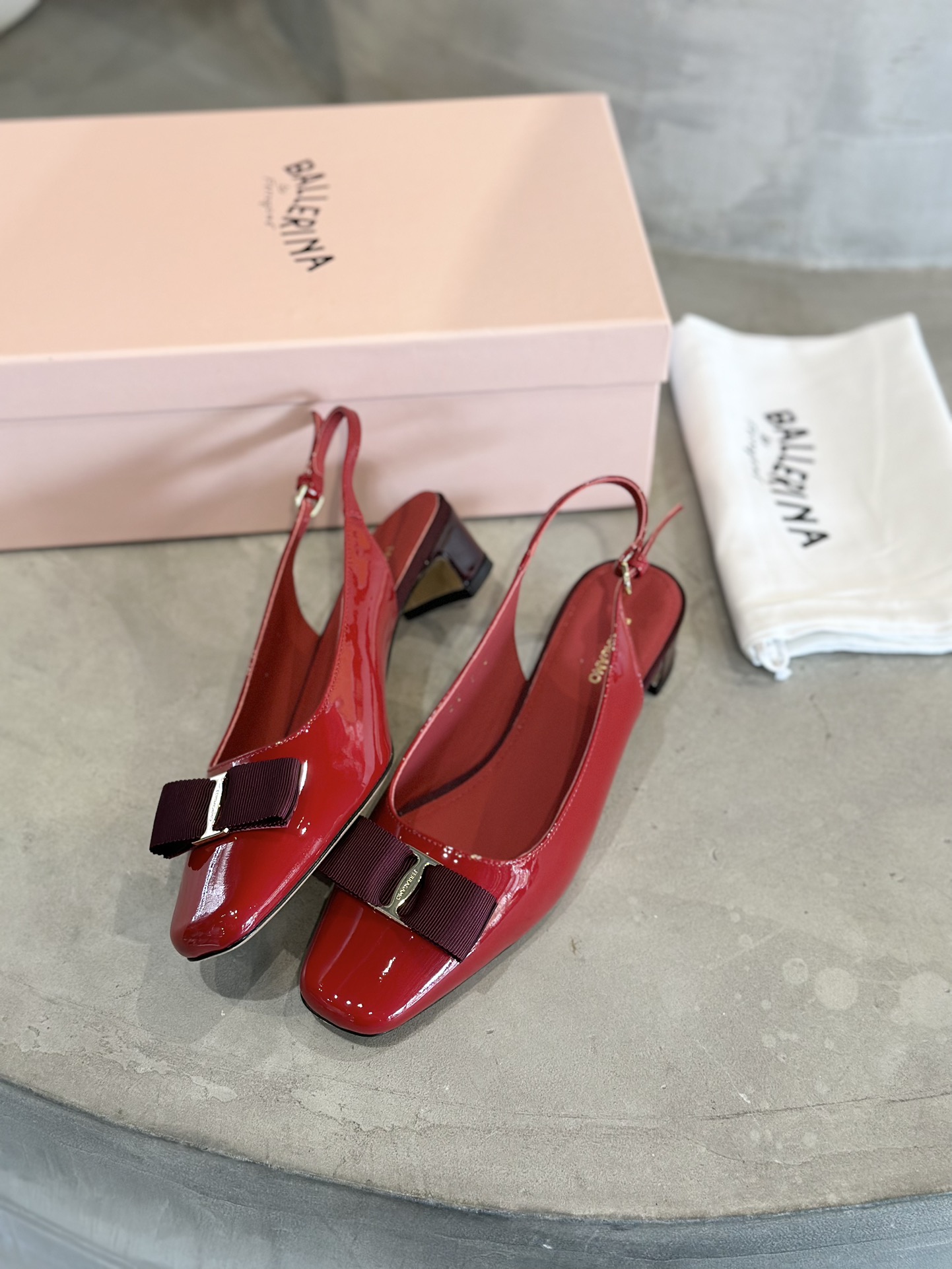 Factory Price: $700 – Classic Silk Butterflies with Zirconium Fabric Details. - 图片 5