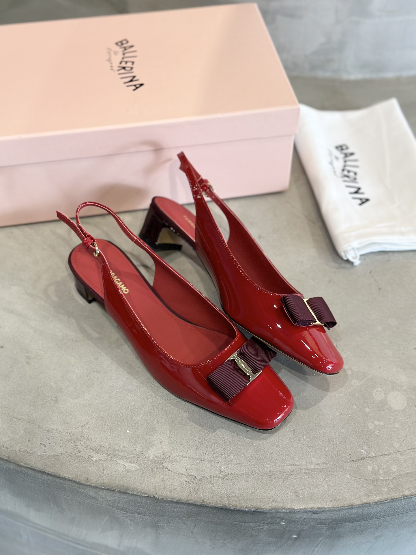 Factory Price: $700 – Classic Silk Butterflies with Zirconium Fabric Details. - 图片 3