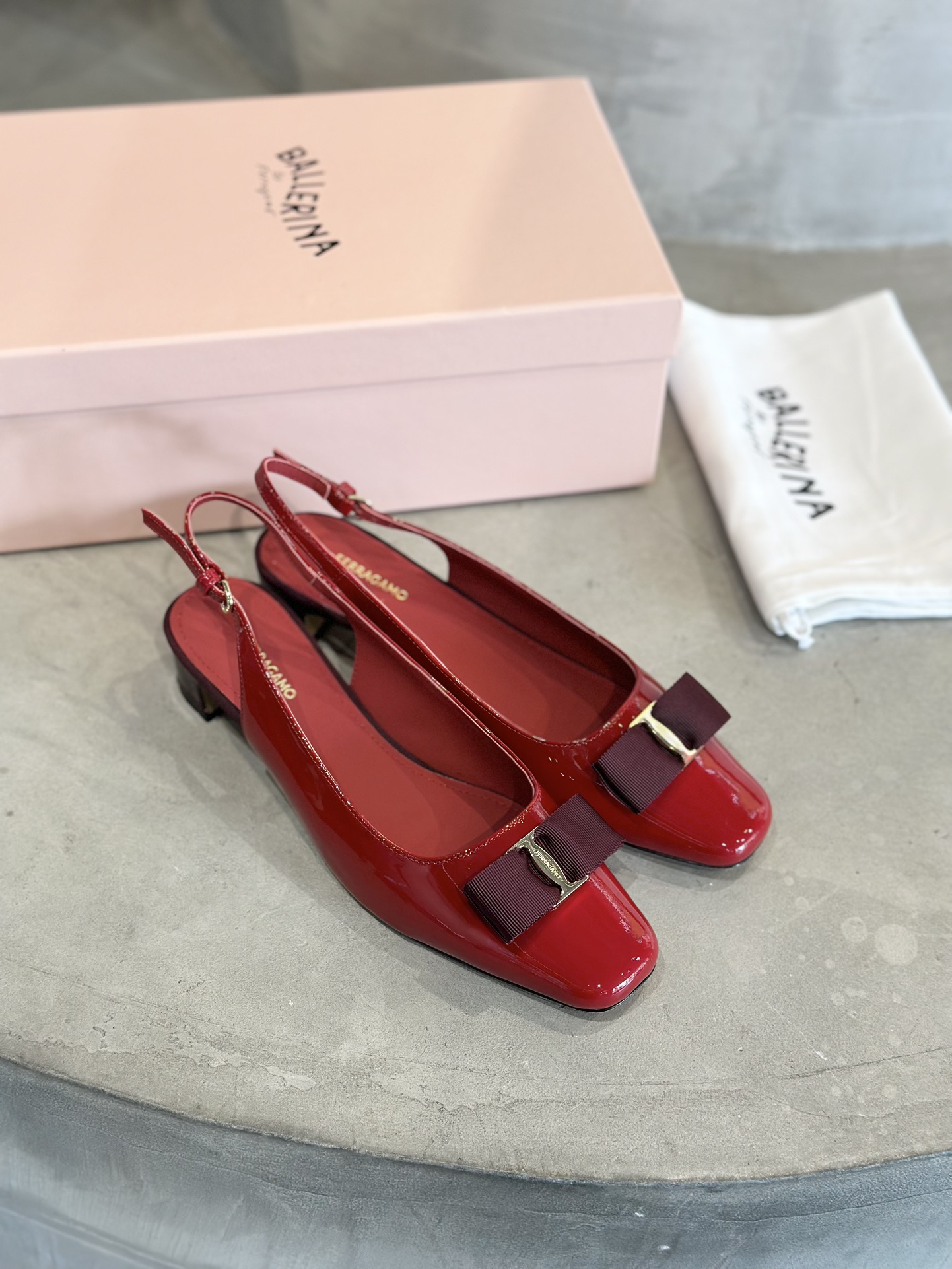 Factory Price: $700 – Classic Silk Butterflies with Zirconium Fabric Details. - 图片 2