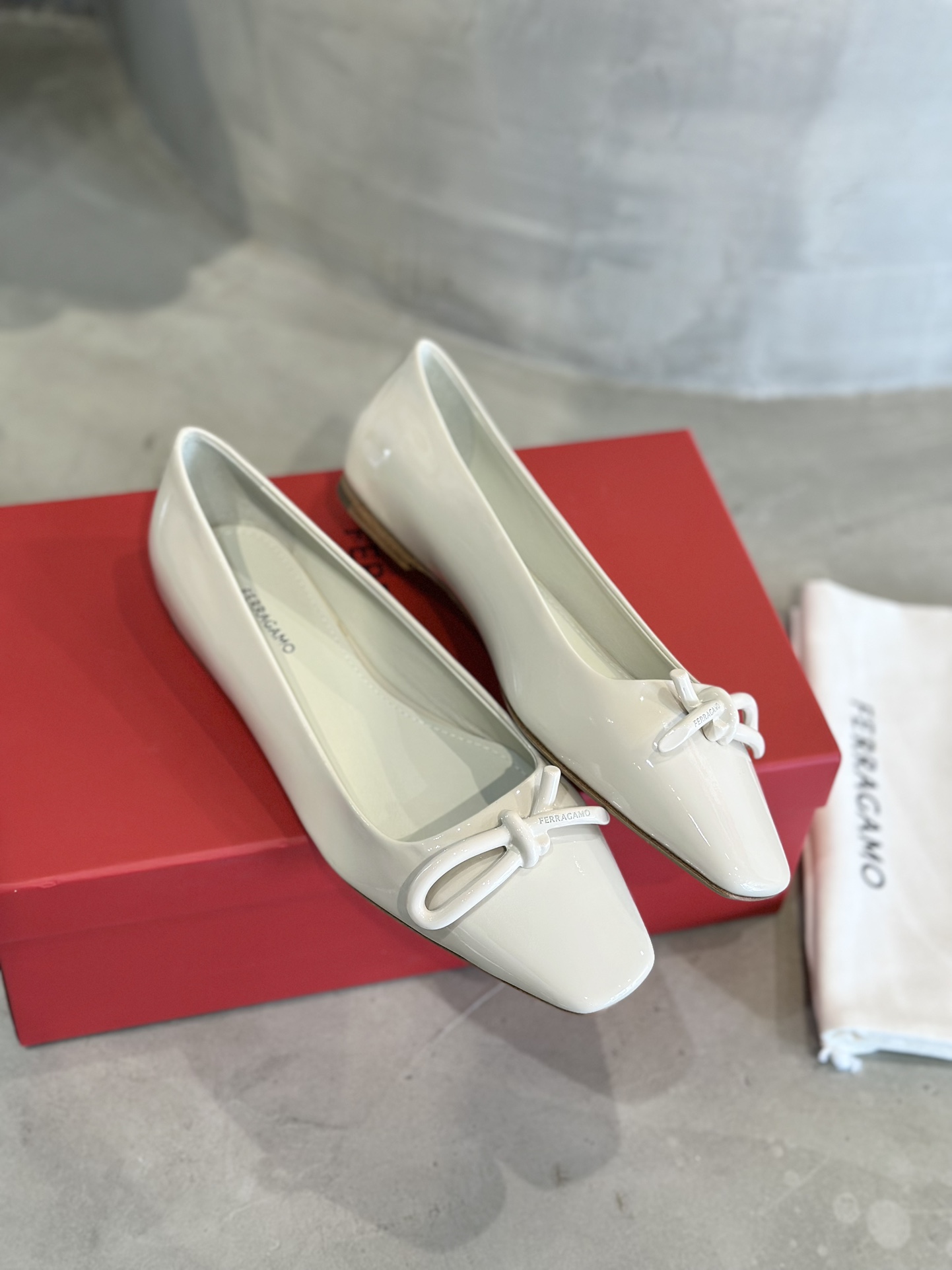 Vera’s New Asymmetrical Rope Tie Ballet Shoes: Plant Price $725 - 图片 3